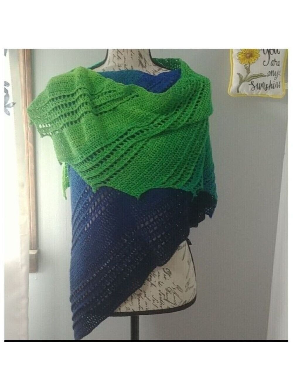 Handmade Crochet Dragon Wing Tringle Wrap/Shawl Blue/Green Ombre 100% Cotton